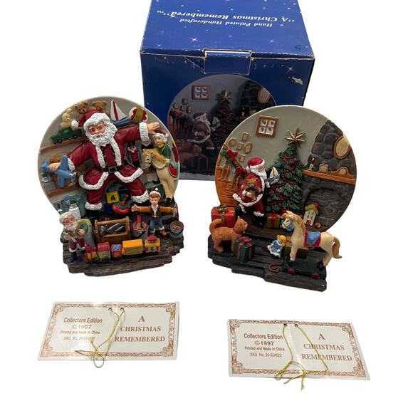 Vintage Christmas Remembered Hand Painted Handcrafted Santa Claus Plates Stand - Picture 1 of 11